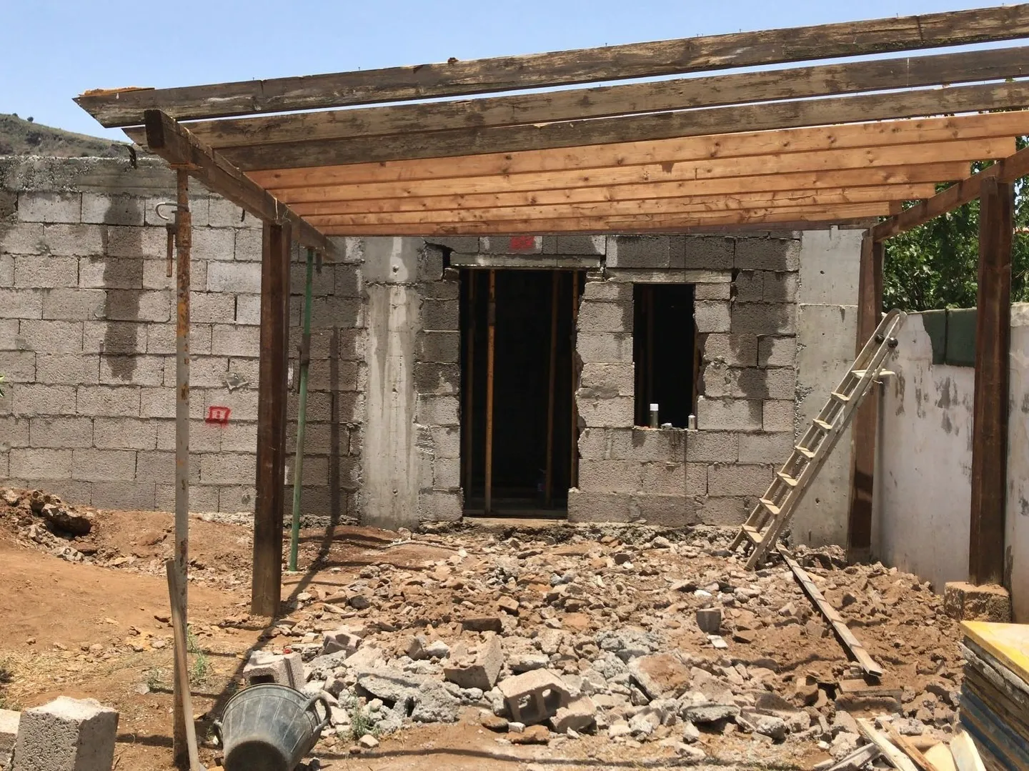 Levantando la pérgola