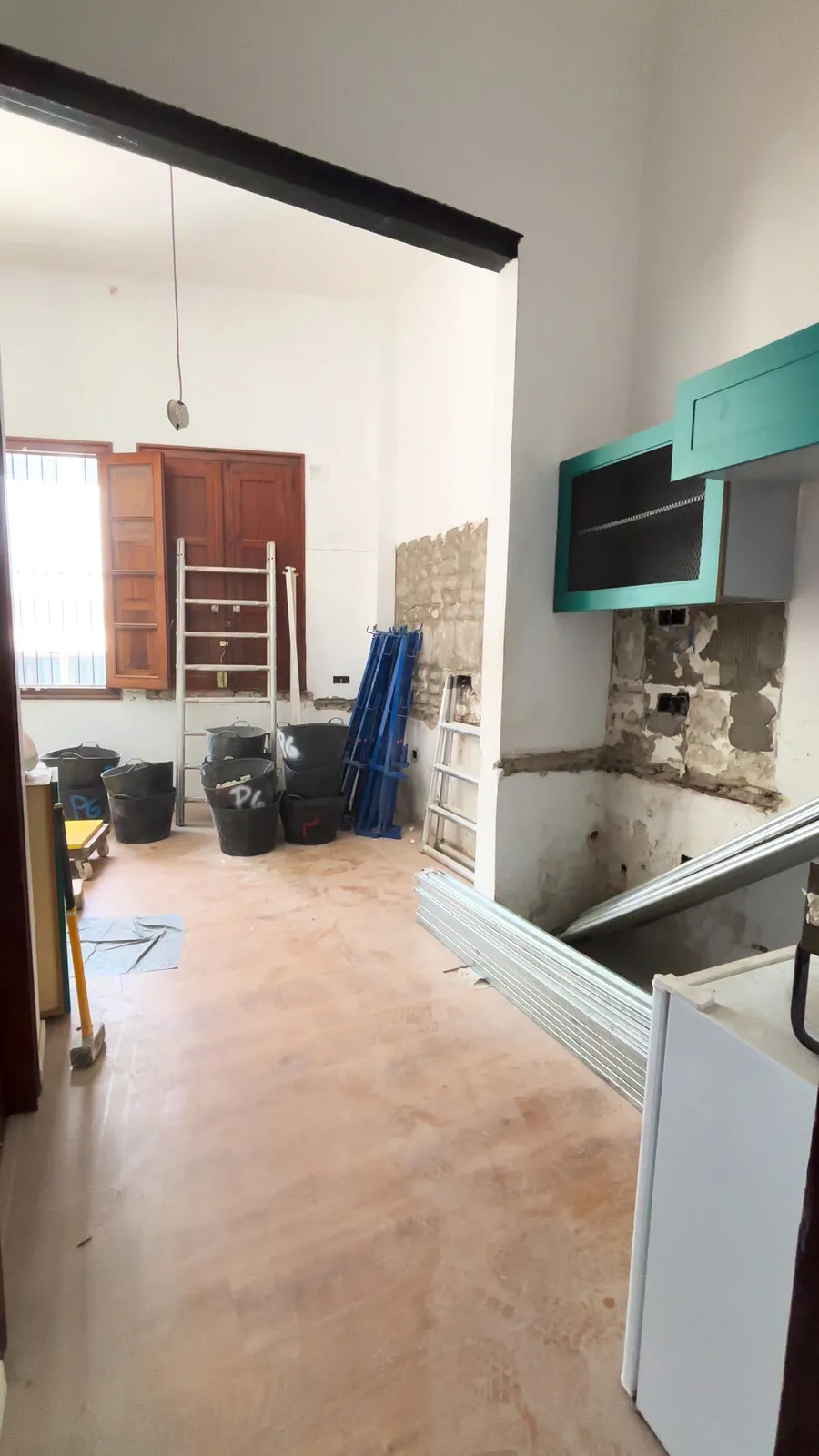 La cocina, con el alicatado picado